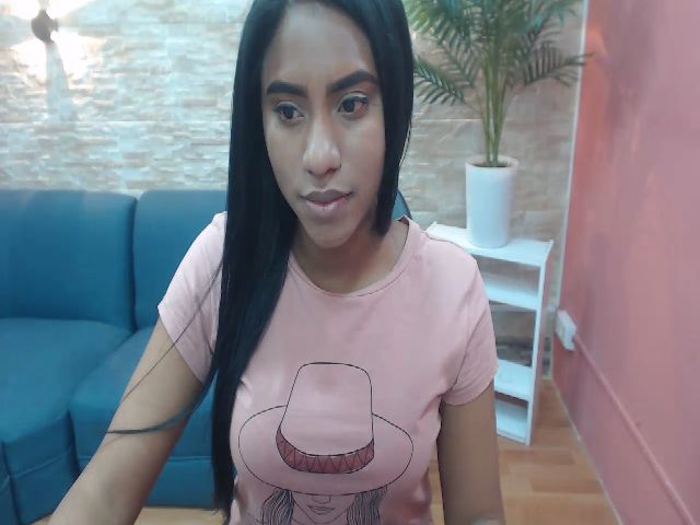 Live sex webcam photo for Saray22xx #263351779