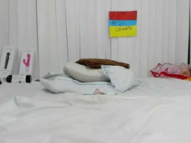 Live sex webcam photo for Merida- #243342527