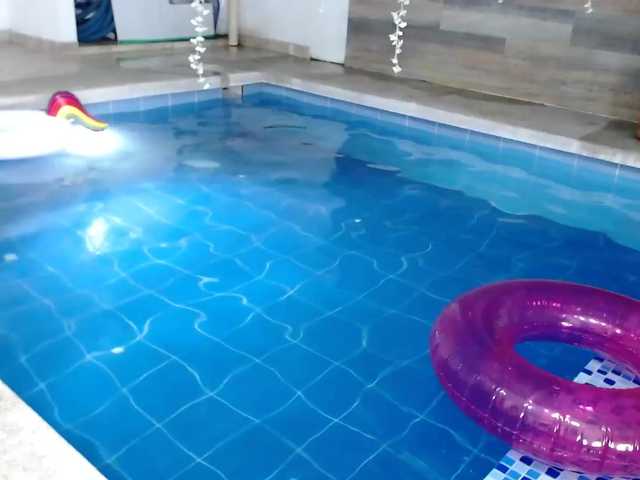 Live sex webcam photo for sweetfer #241414897