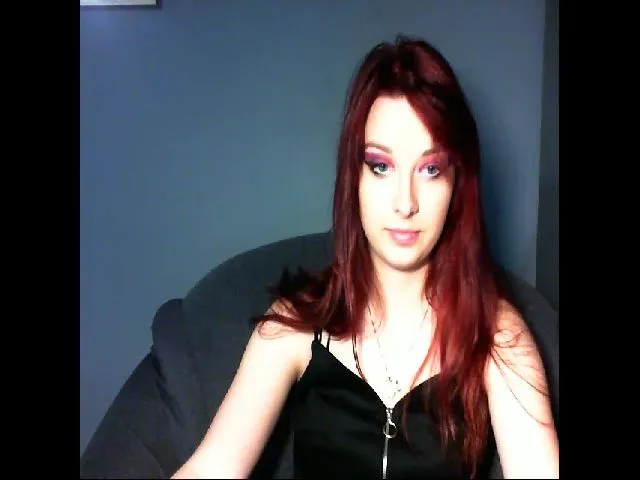 Live sex webcam photo for VirginLuna18 #257088127