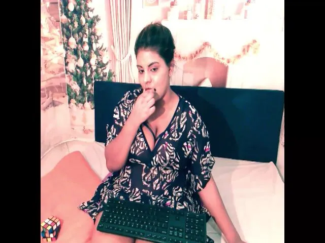 Live sex webcam photo for Sexyindianzn #263262814