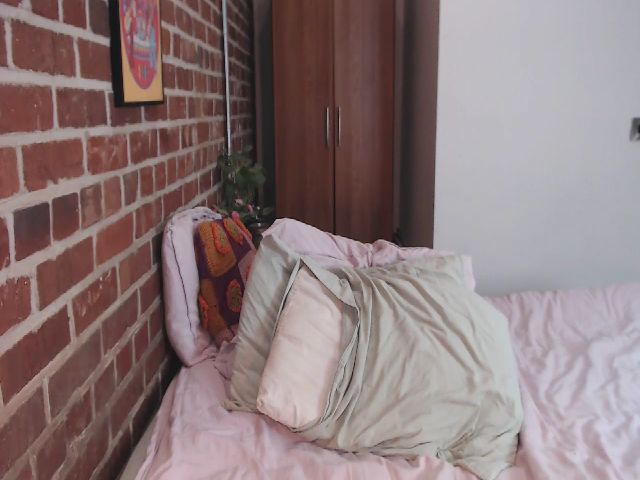 Live sex webcam photo for Pixie_Snow #262658110