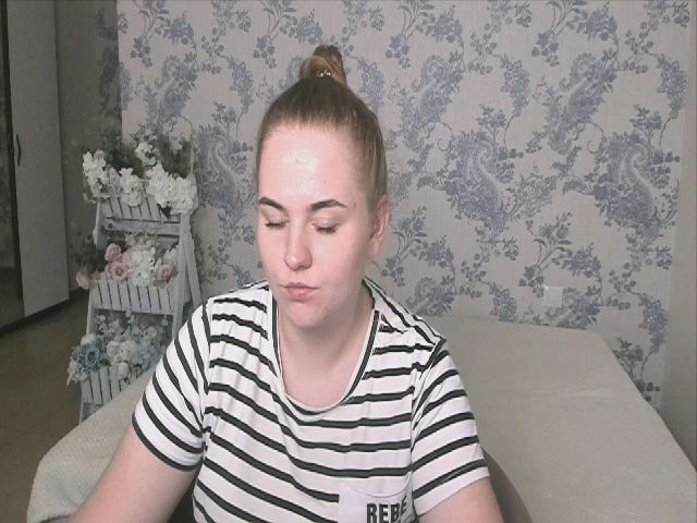 Live sex webcam photo for EllaBrix #254752783