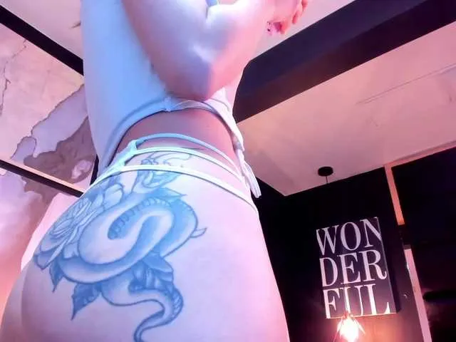 Live sex webcam photo for NicolPalacios #264429474