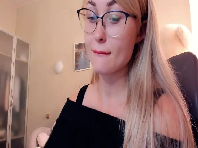 Live sex webcam photo for Mistress_Eva_ #257528789