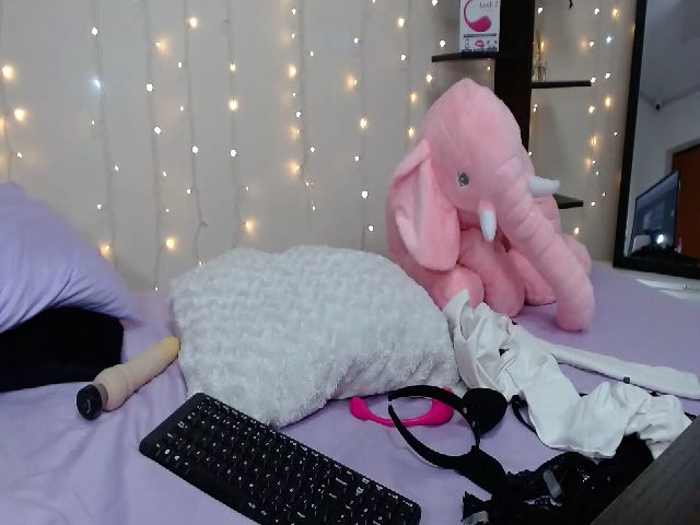 Live sex webcam photo for JOLIE_ABALO #260468610