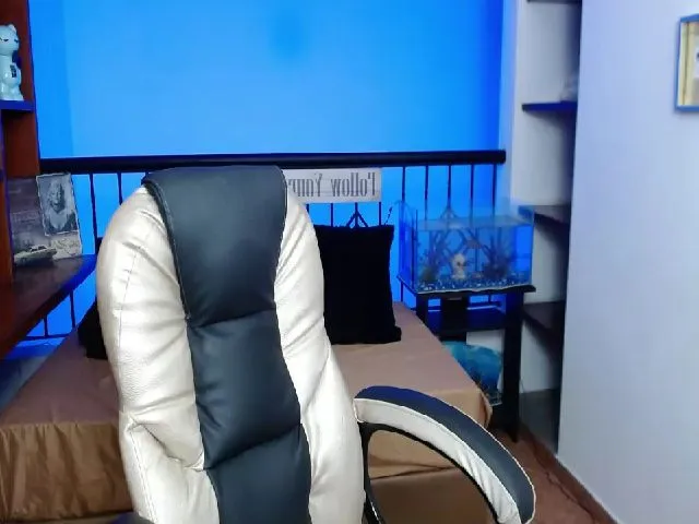 Live sex webcam photo for Yeli_Amber #254960976