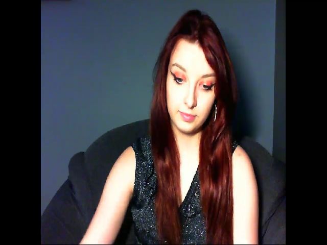 Live sex webcam photo for VirginLuna18 #253857019