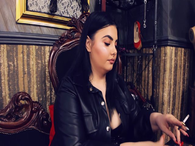 Live sex webcam photo for MelissaGlow #256838692