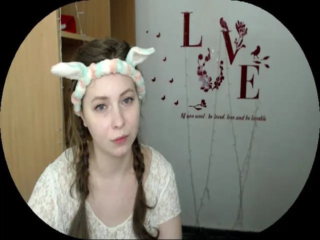 Live sex webcam photo for MollyMey #253566294