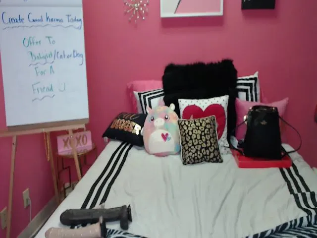 Live sex webcam photo for GoddessNadia #258765955