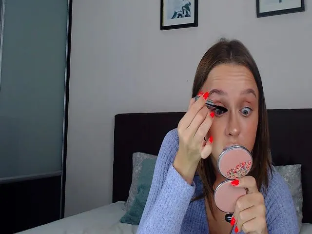 Live sex webcam photo for APRIL_BROWNN #262847990