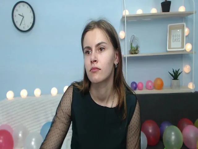 Live sex webcam photo for MollyTravis #254141167