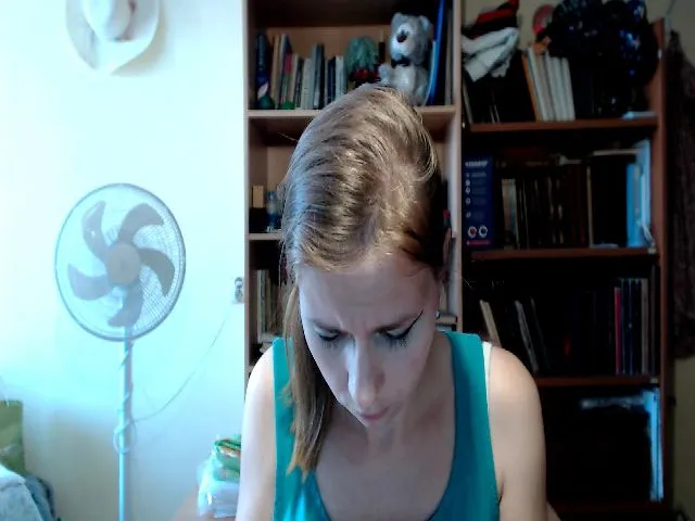 Live sex webcam photo for WinterGoddess #255632604
