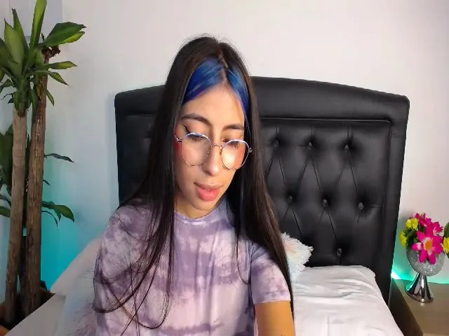 Live sex webcam photo for Mairerf #253446007