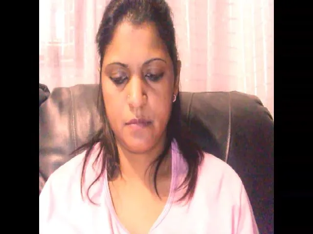 Live sex webcam photo for indianbbygirl #259386128