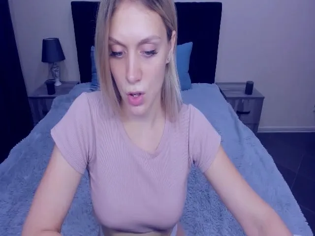 Live sex webcam photo for MeganKind #259924056