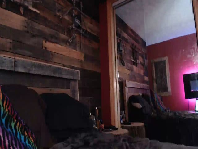 Live sex webcam photo for TrueHalo #262111409