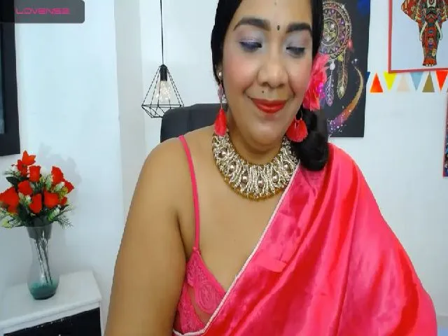 Live sex webcam photo for IndianMama #265549961