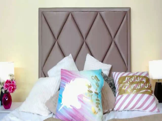 Live sex webcam photo for Mia_thompsons #263422498