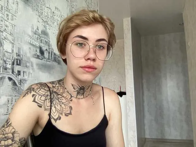 Live sex webcam photo for 669Aleksa669 #264872886