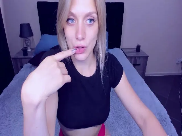 Live sex webcam photo for MeganKind #252970246