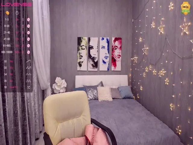 Live sex webcam photo for KerryBlair #264211517