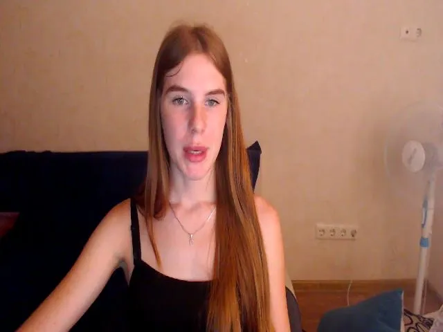 Live sex webcam photo for Vesnyshka #262320021