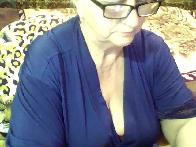 Live sex webcam photo for LolkaAlyss #287976293
