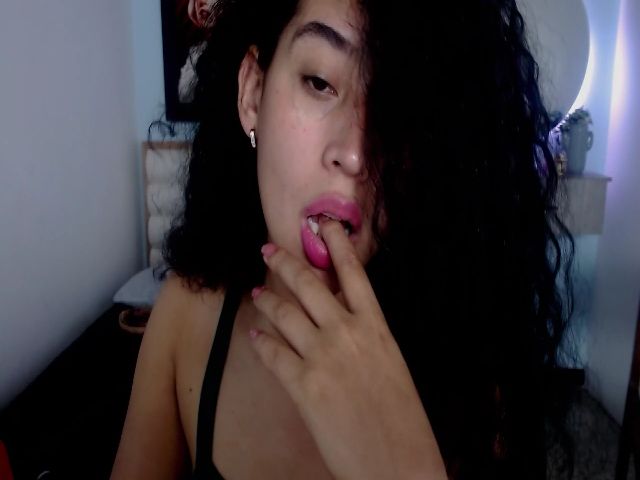 Live sex webcam photo for Jade_lee88 #254999783