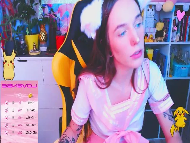 Live sex webcam photo for JinjerMoon #255622351