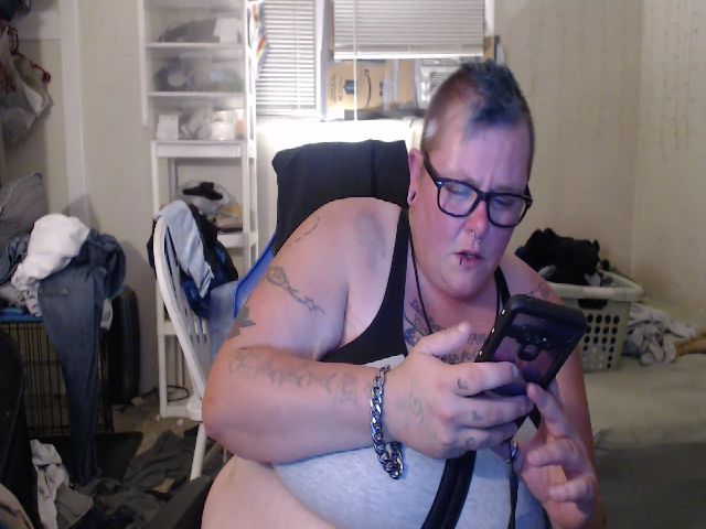 Live sex webcam photo for PunkChick420 #264143880