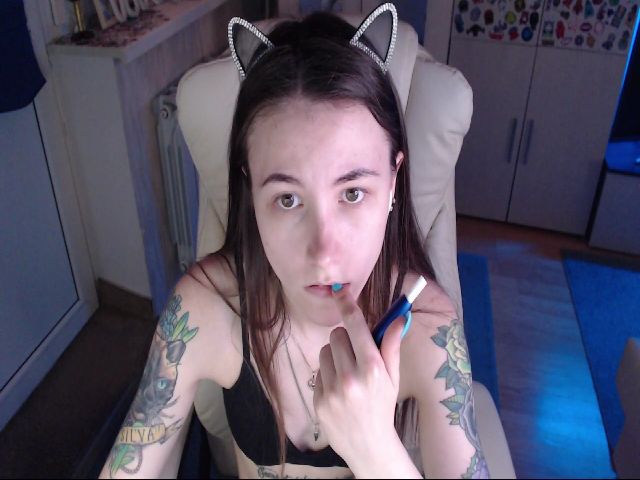 Live sex webcam photo for KeyshaLush #256248389