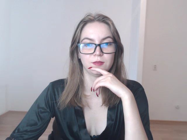 Live sex webcam photo for ALESSA_MOON #253844063