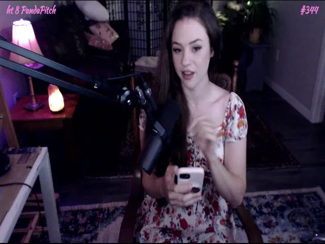 Live sex webcam photo for Sophelia #254985644