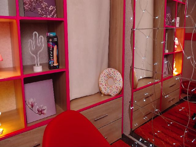 Live sex webcam photo for Blazin_Ruby #261535615