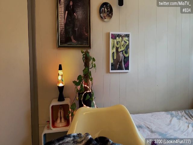 Live sex webcam photo for miatv #258001585