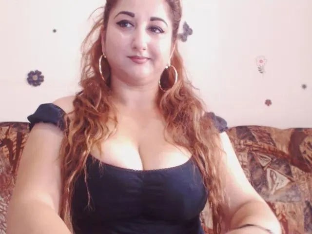 Live sex webcam photo for KinkyMyax #264155586