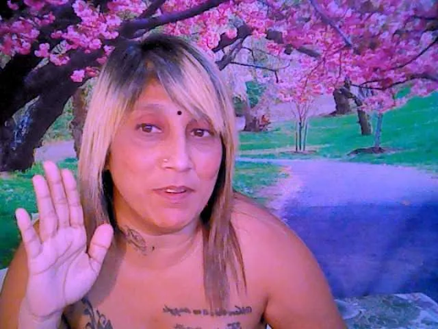 Live sex webcam photo for indianroxy #287933166