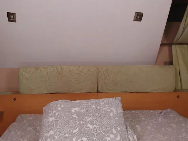 Live sex webcam photo for APRIL_BROWNN #252952303