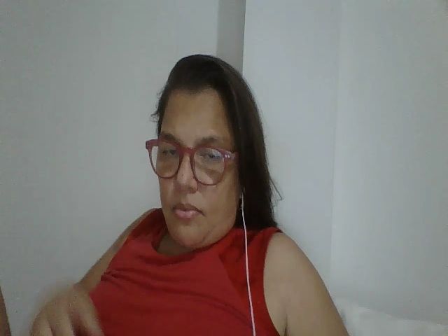 Live sex webcam photo for SweetLola01 #263537276