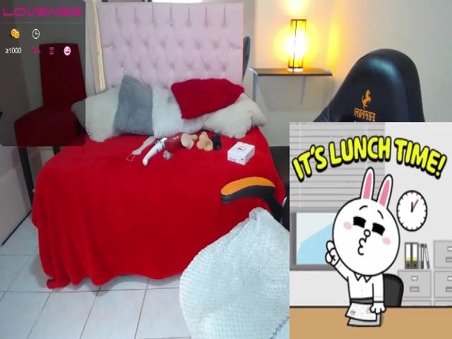 Live sex webcam photo for LESLY_LAURA #258654477