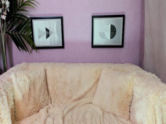 Live sex webcam photo for LiluKayden #252427908