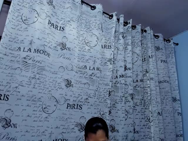 Live sex webcam photo for MILF_KARYNA #256118536