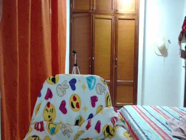 Live sex webcam photo for CristySavoy #264174744