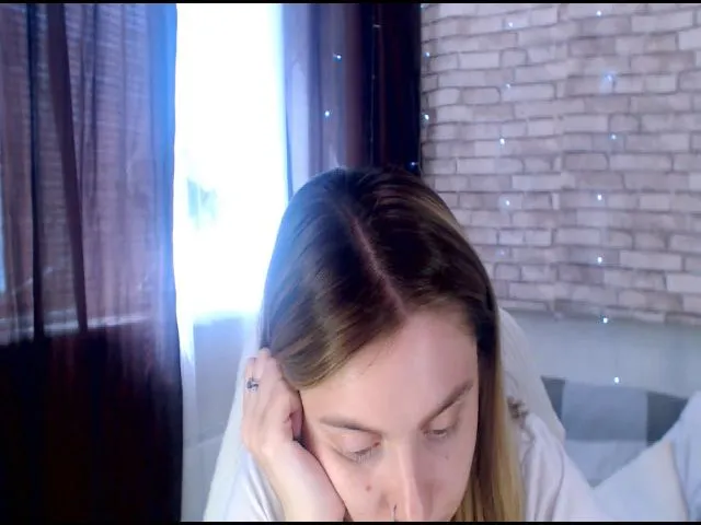 Live sex webcam photo for CumMeaRiver #261896199