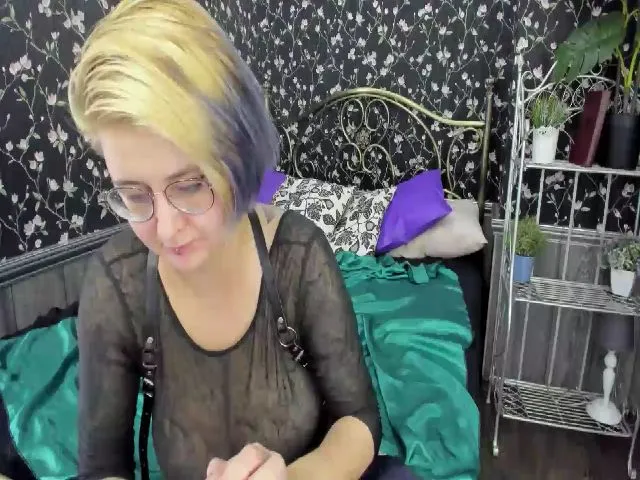 Live sex webcam photo for BlueAngelYumy #262157278