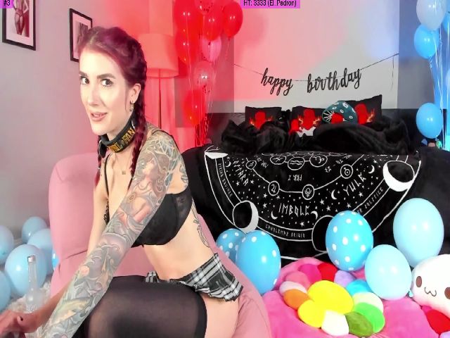 Live sex webcam photo for KasaraWood #254981741