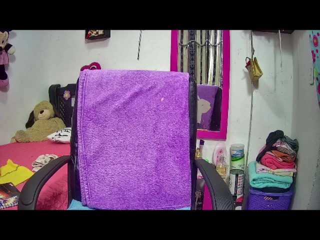 Live sex webcam photo for sarah-hot #241342767