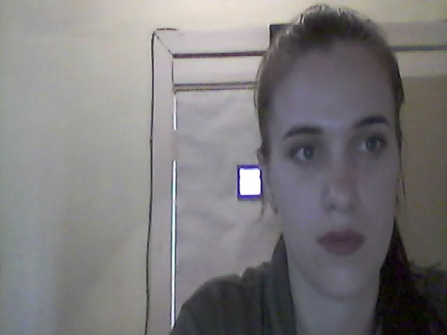 Live sex webcam photo for HotMakadamia #253388291